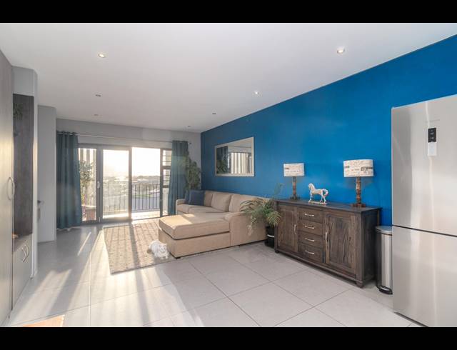 2 BEDROOM APARTMENT FOR SALE IN BURGUNDY ESTATE